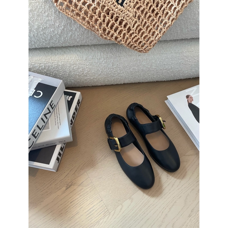 bo*te*ga Ve*ne*ta flat shoes